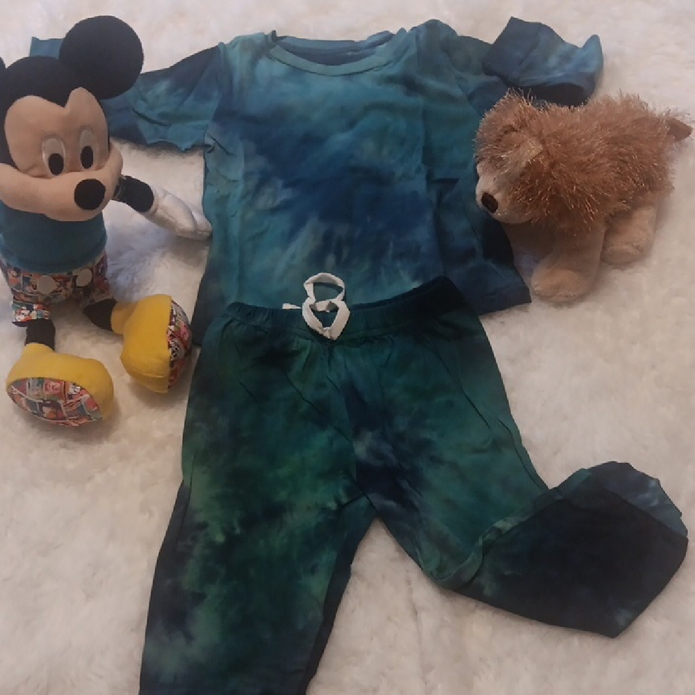 Blue and Green Tie-Dye Pajama Set Size 2, 3T